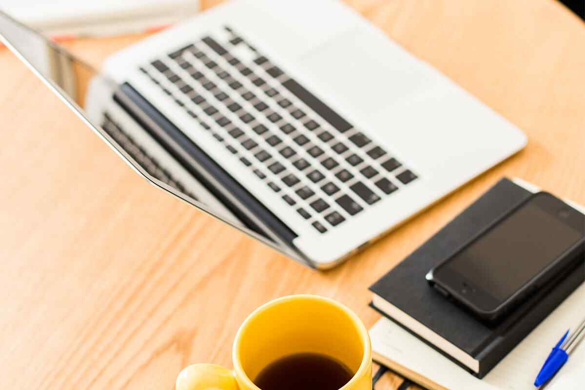 https://haltonlaw.co.uk/wp-content/uploads/2019/04/img-industry-01.jpg